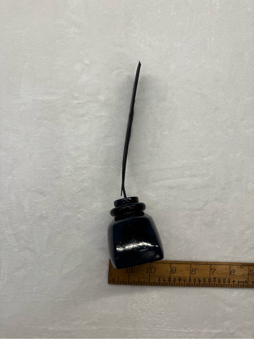Black Ink Bottle & Metal Feather Quill Desk Decor Gothic Writing Display - Picture 4 of 6